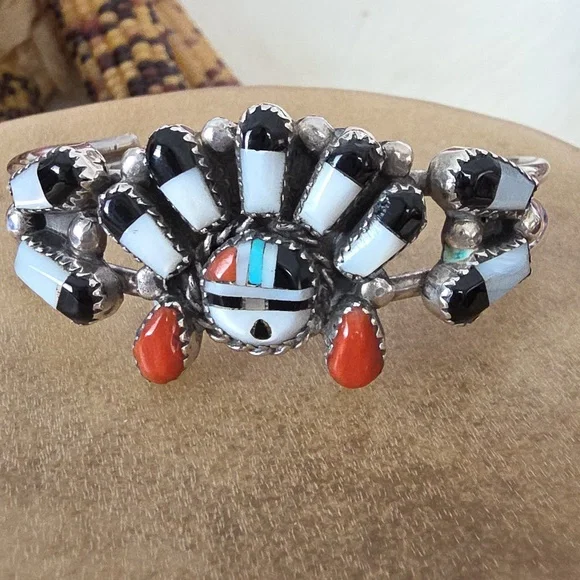 Amazing Vintage Native American Zuni Gemstone Inlaid Bracelet 🖤🤍❤️🎁